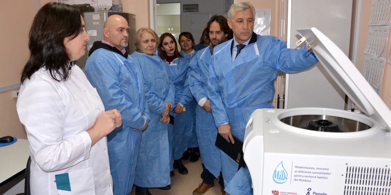 Centrul Republican de Diagnostic Veterinar a primit o donație de echipament   pentru monitorizarea calității laptelui, metode în concordanță cu cerințele UE