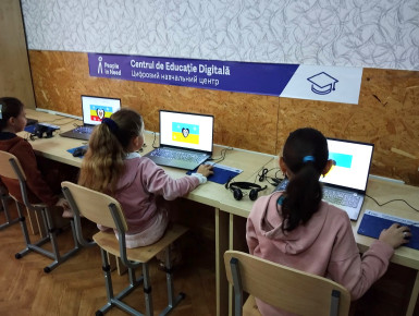 Educația pe timp de război: istoria profesoarei din Ucraina, care ajută copiii refugiați să-și continue studiile