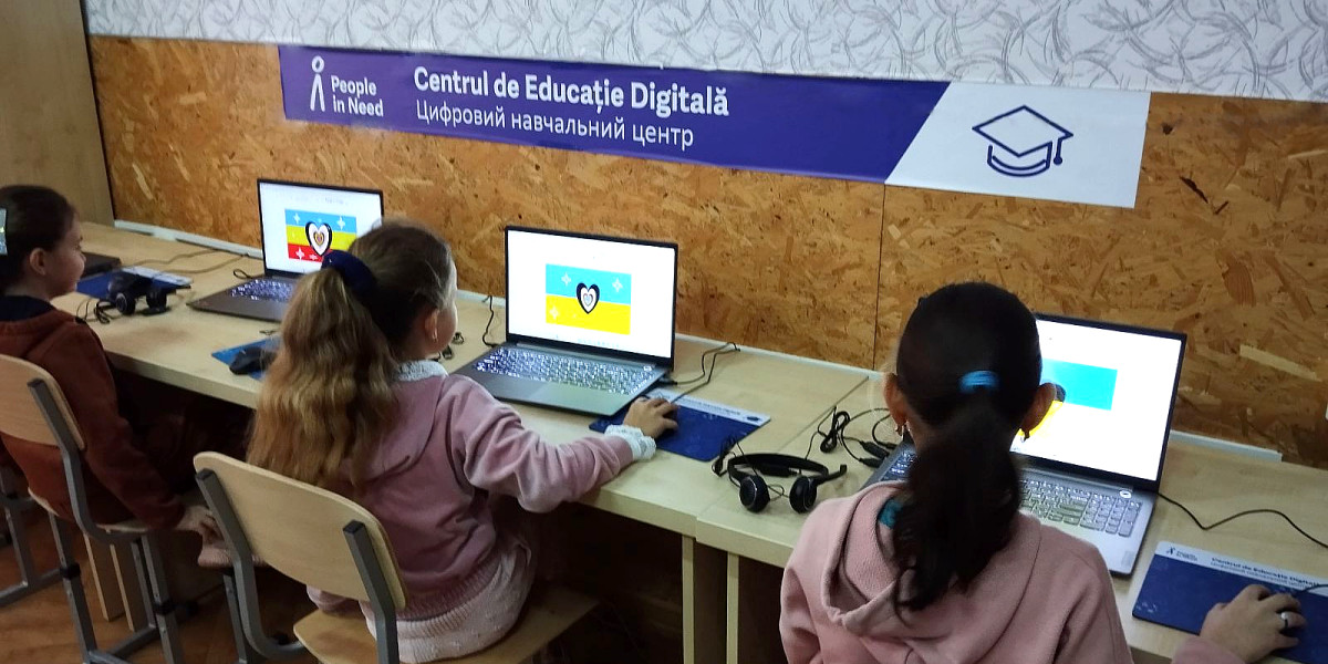 Ukrainian Resilience though Education: Ukrainian teacher help refugee children continue their education