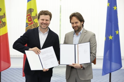 People in Need Moldova consolidează eforturile de colaborare cu autoritățile centrale și municipale prin semnarea memorandumurilor de înțelegere