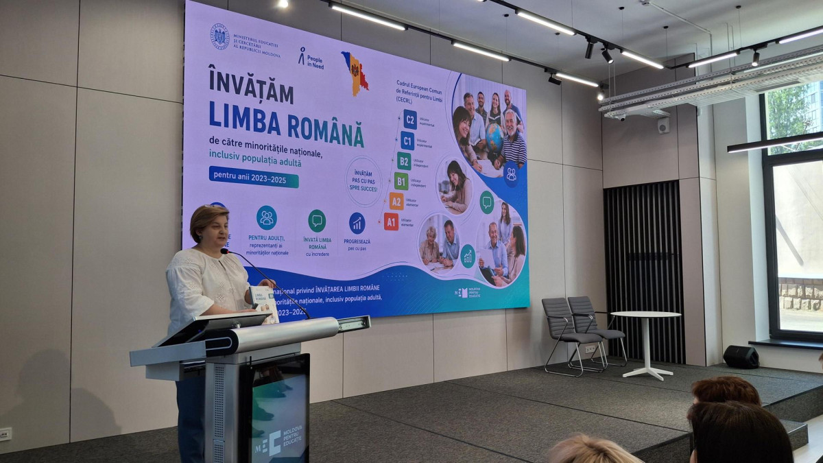 People in Need Moldova a susținut editarea și tipărirea noilor materiale didactice pentru predarea limbii române