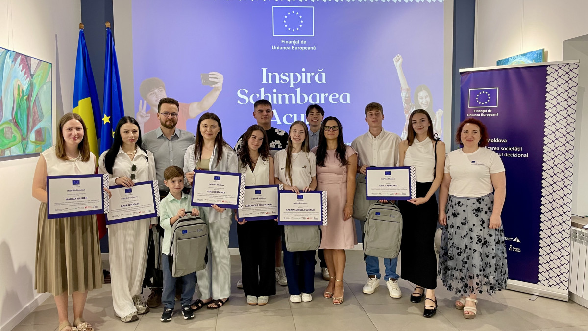 Nouă tineri au devenit Ambasadori Digitali și vor transforma ideile în acțiuni pentru comunitățile lor