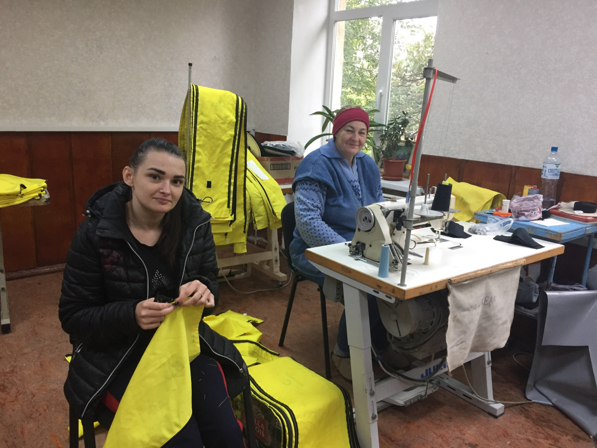 „Eu vreau să depun efort și să vin în fiecare zi la întreprindere”. Istoria Margaretei, tânăra cu dizabilități care și-a găsit un loc de muncă în perioada pandemiei